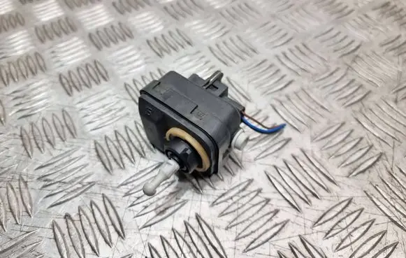 Nissan Note (E11) Headlight level adjustment motor 89028944