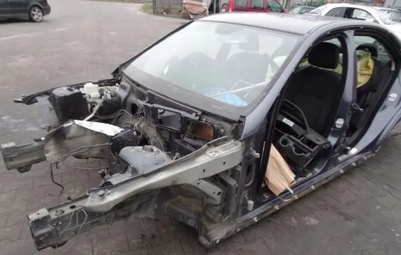 Mercedes-Benz C W204 Other engine bay part