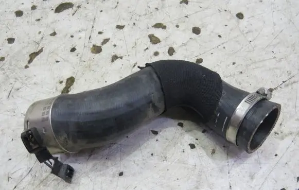 Nissan Note (E12) Intercooler hose/pipe