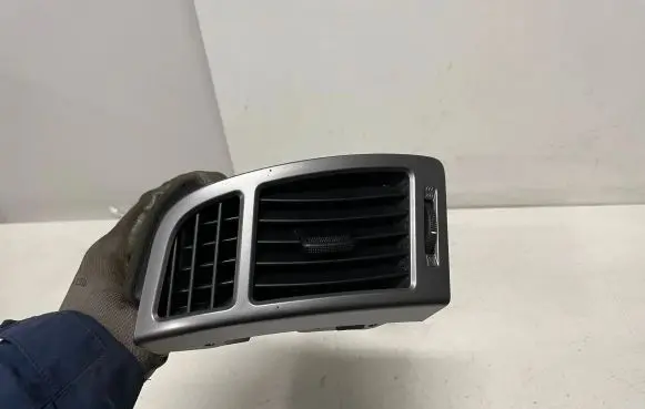 Hyundai i20 (PB PBT) Dashboard side air vent grill/cover trim 974601J000