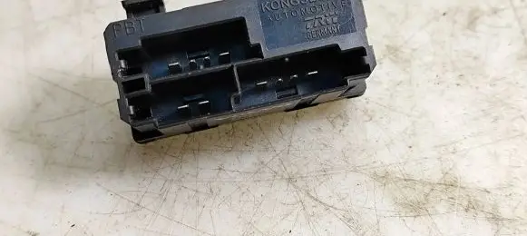 Volvo V70 Seat heating relay 9442947