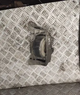 Engine mount bracket