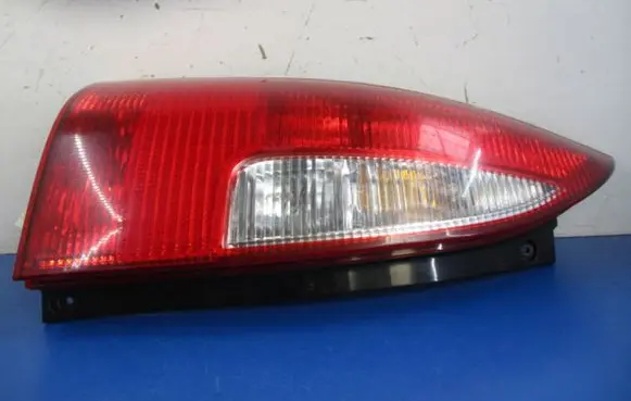 Mazda Premacy Rear/tail lights 220-61908