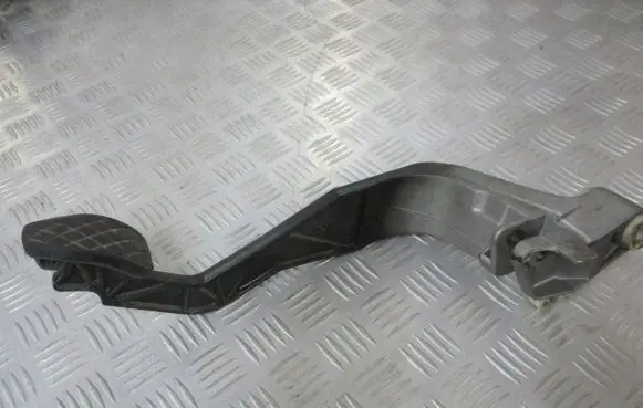 Audi A4 S4 B5 8D Brake pedal 8D1721316G