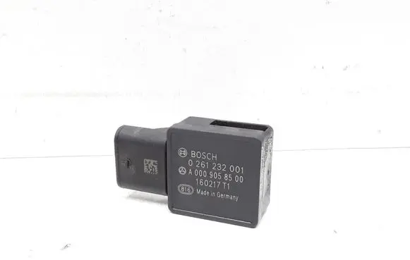 Mercedes-Benz C W205 Brake booster A0009058500 0261232001
