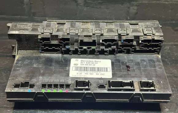 Mercedes-Benz E W211 Fuse module 2115459301 5DK00804729