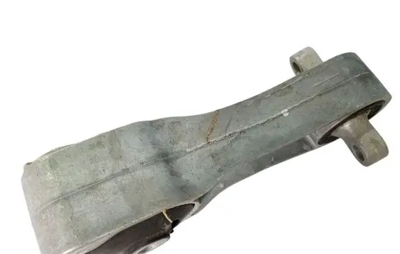 Engine mount bracket