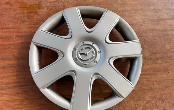 Mazda 6 R15 wheel hub/cap/trim GJ6R37170
