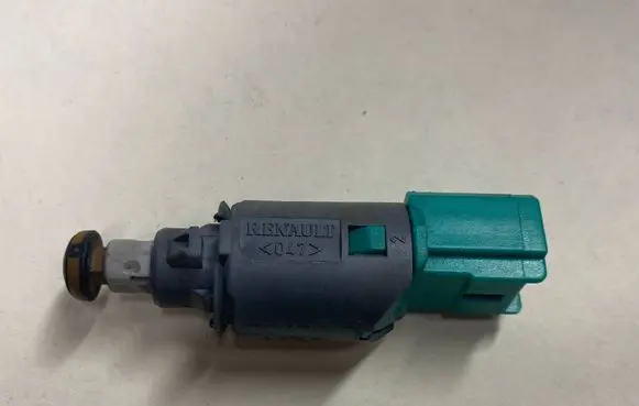 Clutch pedal sensor