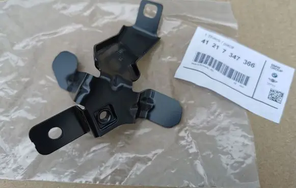 BMW 4 F32 F33 Fender mounting bracket 7347366SAJMON