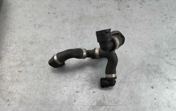 Mercedes-Benz C W205 Engine coolant pipe/hose a2055015400
