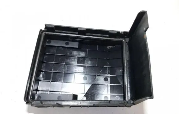 Volkswagen PASSAT CC Fuse box cover 1k0937132f 1k0937132g