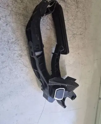 Mercedes-Benz CLS C219 Accelerator throttle pedal A2113000904