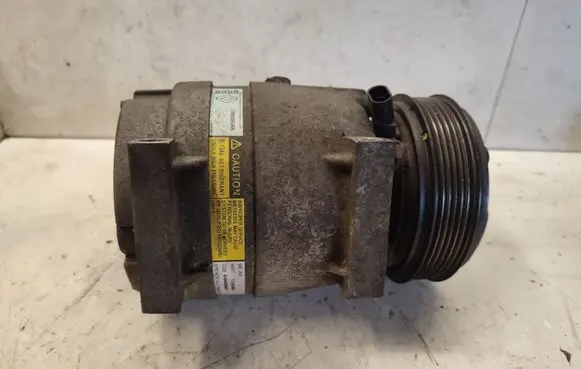 Renault Megane I Air conditioning (A/C) compressor (pump) 7700105765