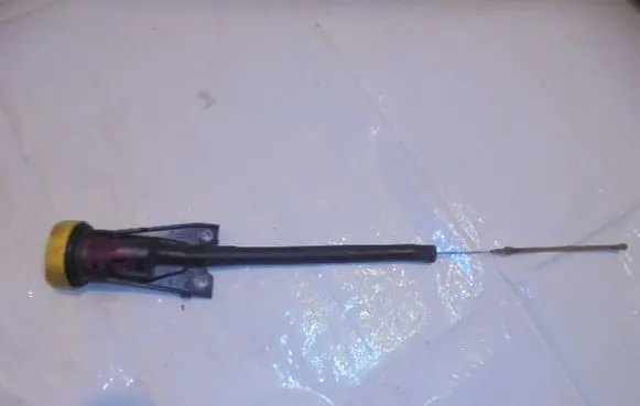 Renault Clio IV Oil level dip stick 