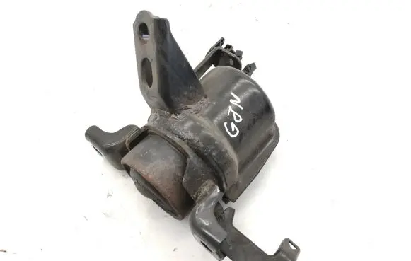 Toyota Avensis T270 Engine mount bracket
