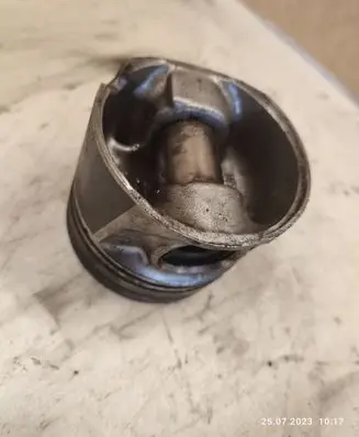 Nissan Navara D22 Piston 