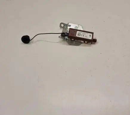 Jaguar F-Type Aerial antenna amplifier FW9318C847EB