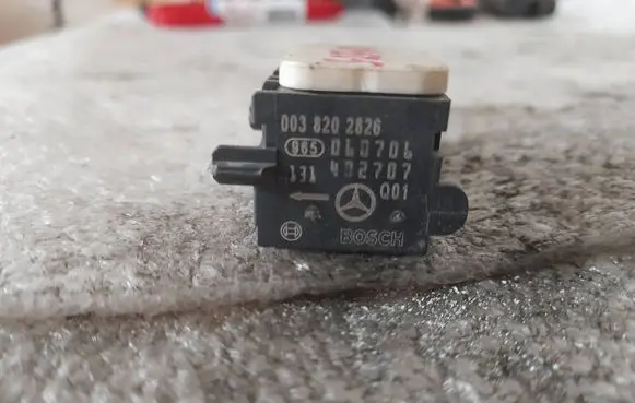 Mercedes-Benz R W251 Airbag deployment crash/impact sensor a0038202826 0038202826