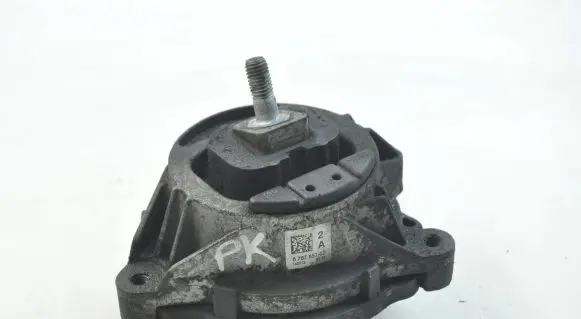 BMW 4 F32 F33 Engine mount bracket 6787657