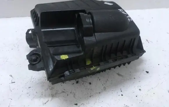 Renault Trafic II (X83) Air filter box 8200760899