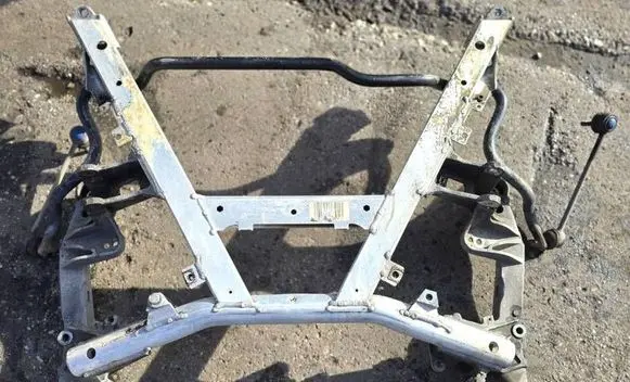 BMW 5 E39 Front axle beam 