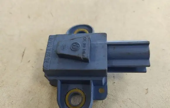 Volkswagen PASSAT B6 Airbag deployment crash/impact sensor 1K0955557A