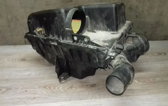 Volvo S60 Air filter box 9179373