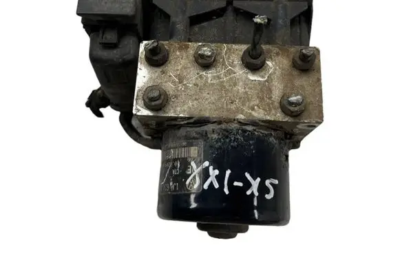 Skoda Octavia Mk1 (1U) ABS Pump 1J0907379P 10094903313 1J0614117D