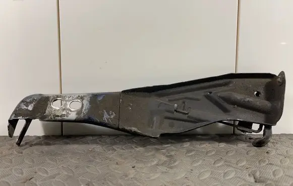 Audi A6 S6 C4 4A Radiator mount bracket 4A0805808
