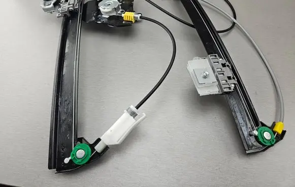 BMW 3 E46 Front door electric window regulator 8229105 51338229105 8204179