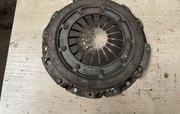 Opel Corsa B Pressure plate 