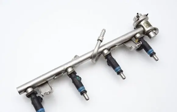 Audi A4 S4 B6 8E 8H Fuel main line pipe 06B133551K