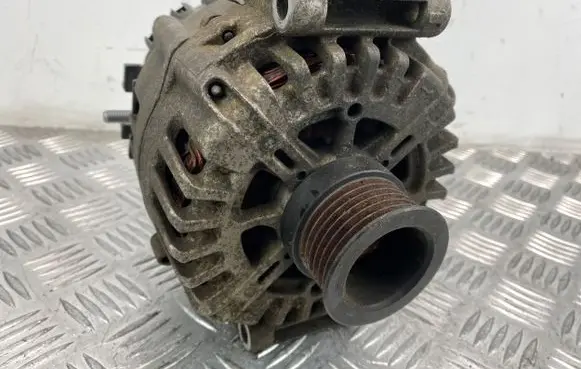 Mercedes-Benz ML W166 Generator/alternator A0141543302 311013717 2605702B