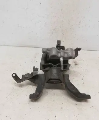 Toyota Prius (XW30) Engine mount bracket
