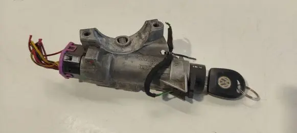 Volkswagen PASSAT B5 Brake pedal sensor switch 4B0905851A