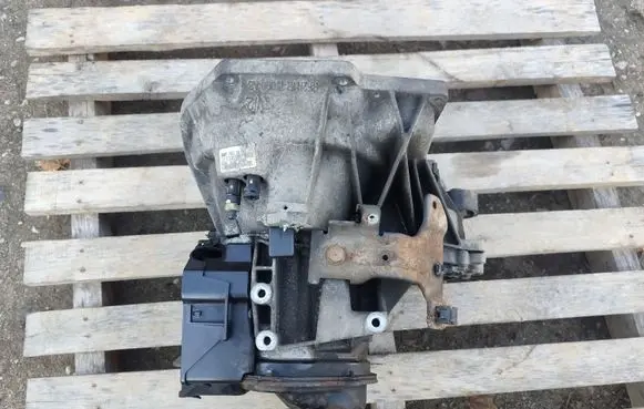 Mazda 2 Manual 5 speed gearbox 8A6R7002EA