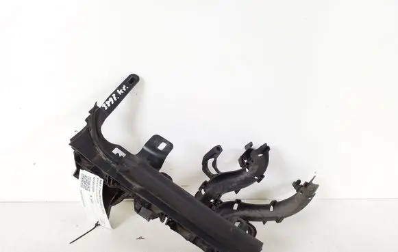 Other engine bay part