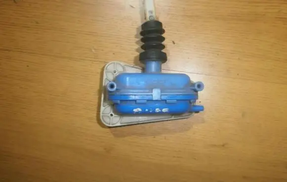 Volkswagen Golf II Central locking vacuum pump 443862153b