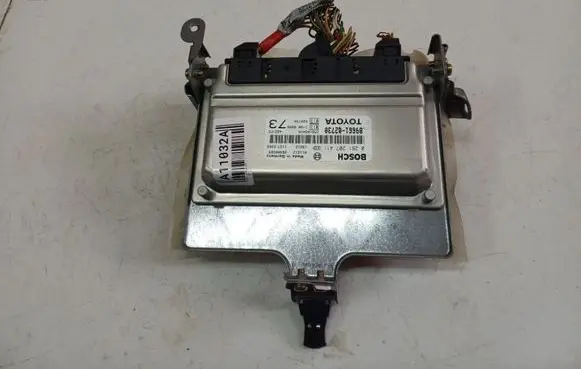 Toyota Corolla E120 E130 Engine control unit/module 8966102730