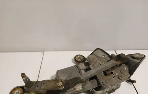 Volkswagen Phaeton Front wiper linkage and motor