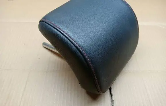 Nissan Juke I F15 Rear seat headrest 