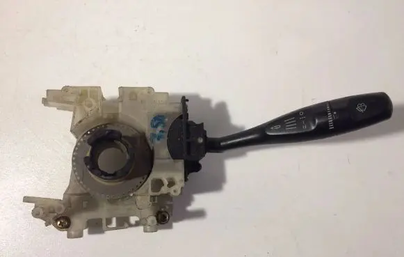 Mitsubishi Galant Wiper turn signal indicator stalk/switch 17A066