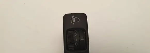 Toyota Hilux (AN10, AN20, AN30) Light switch