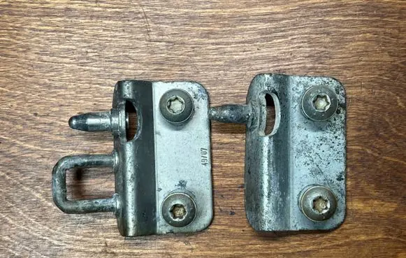Mercedes-Benz Sprinter W906 Loading door lock loop/hook striker A9067400032 A9067600077