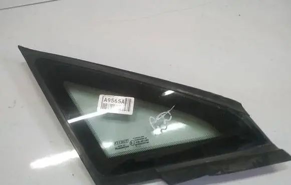 Fiat Grande Punto Front triangle window/glass AS2