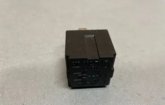 Opel Insignia A Other relay 13245094