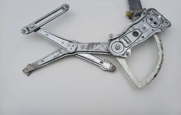 Mercedes-Benz C W202 Front door window regulator with motor 0130821639