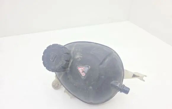 Mercedes-Benz E W213 Coolant expansion tank/reservoir A2055000049