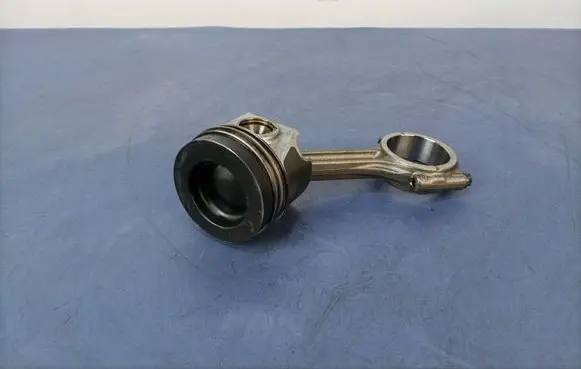 Volkswagen PASSAT B8 Piston 
